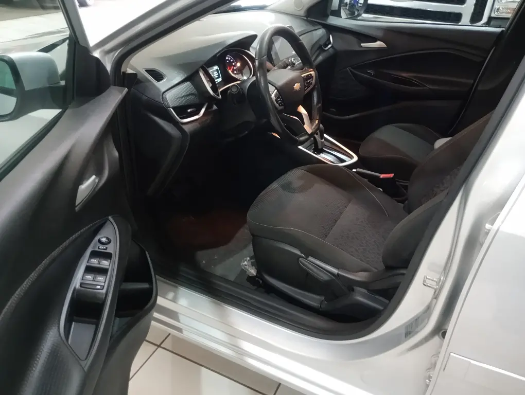 CHEVROLET Onix Sedan - Foto