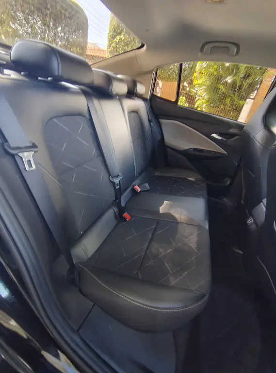 CHEVROLET Onix Sedan - Miniatura