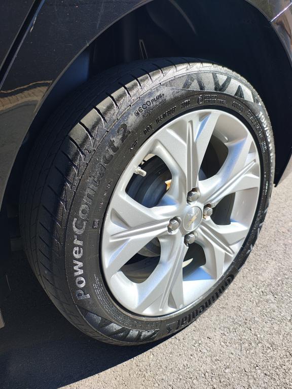 CHEVROLET Onix Sedan - Foto