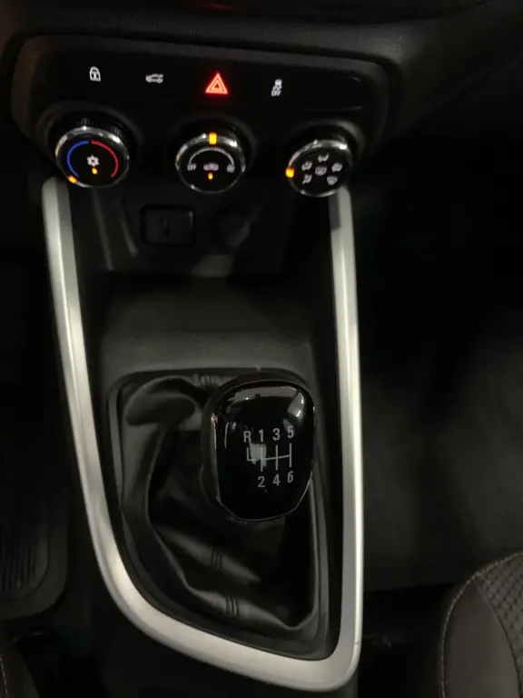 CHEVROLET Onix Sedan - Foto