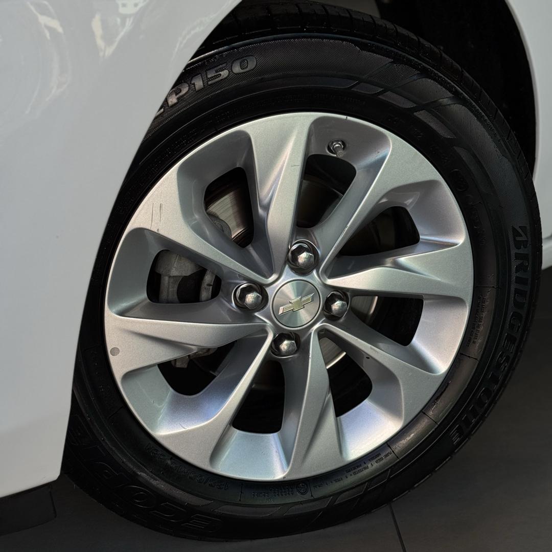 CHEVROLET Onix Sedan - Foto