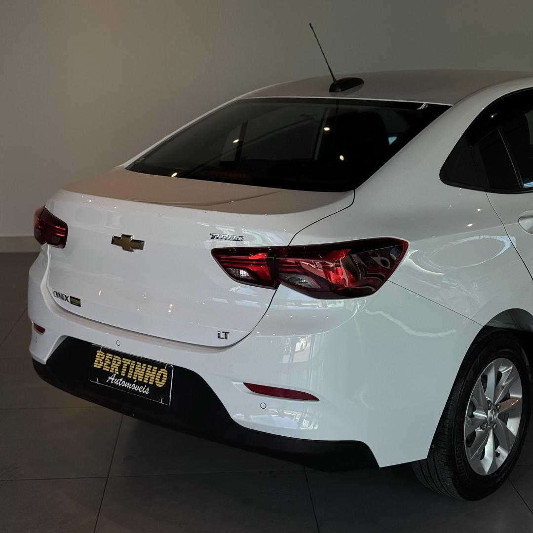 CHEVROLET Onix Sedan - Foto