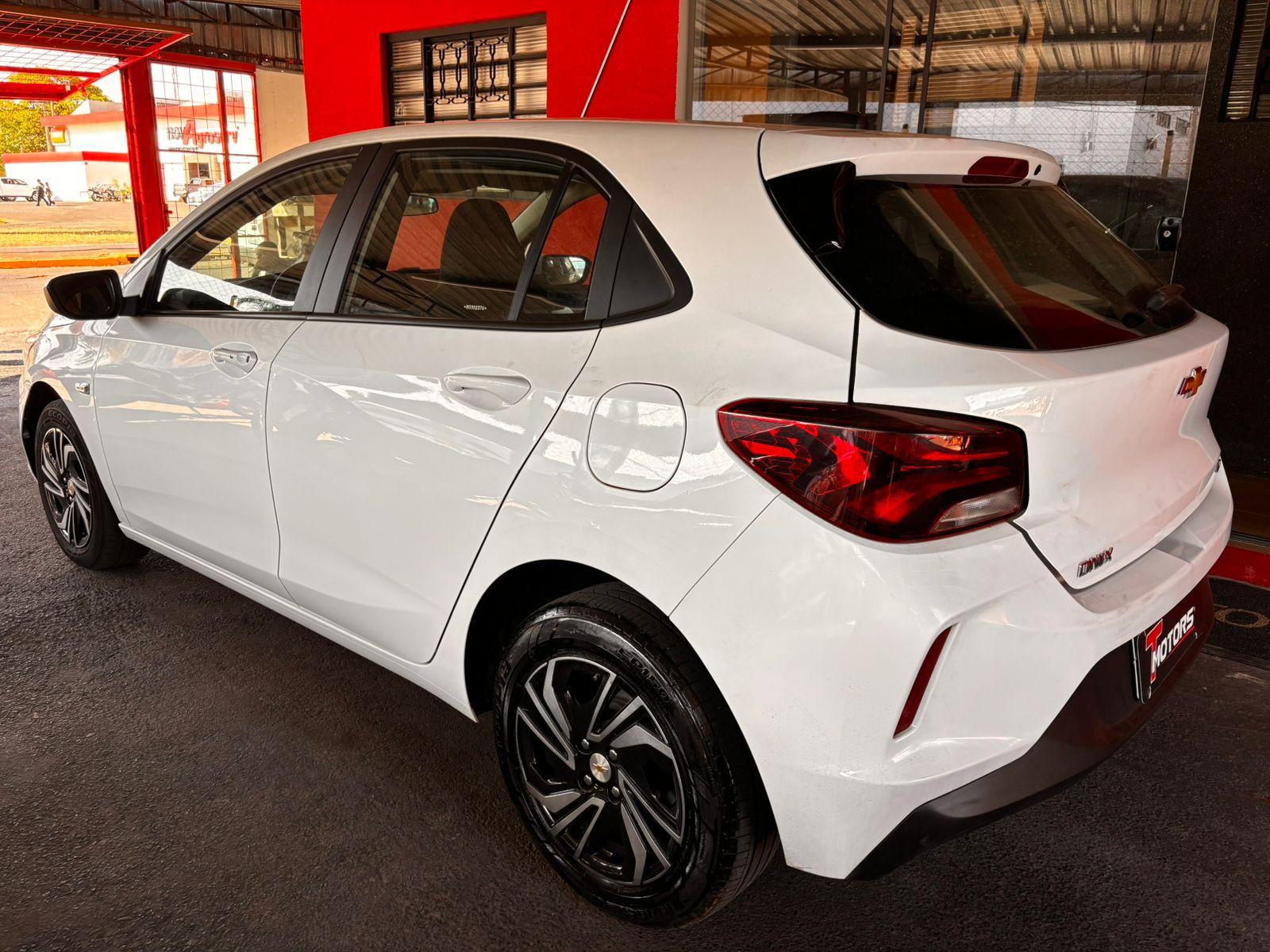 CHEVROLET Onix Sedan - Foto