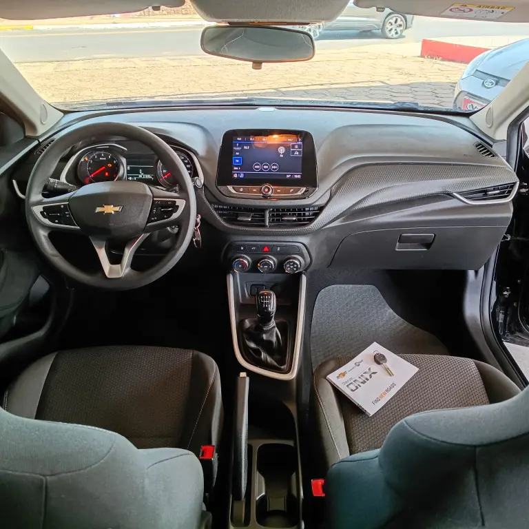 CHEVROLET Onix Sedan - Foto