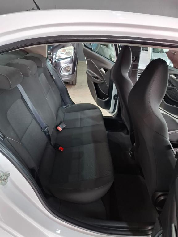 CHEVROLET Onix Sedan - Foto