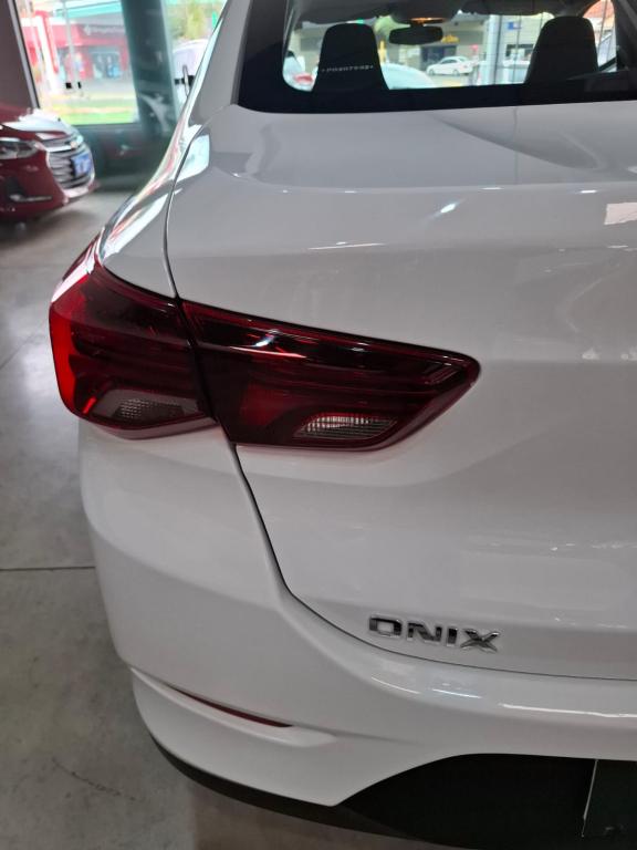 CHEVROLET Onix Sedan - Foto