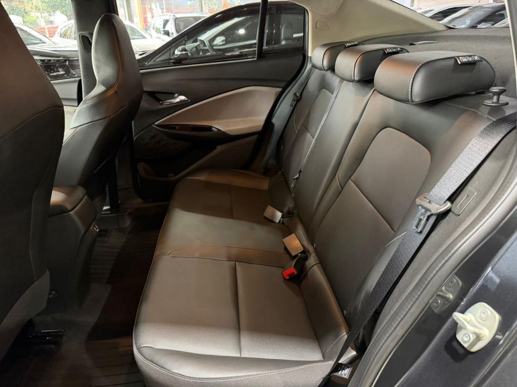 CHEVROLET Onix Sedan - Foto