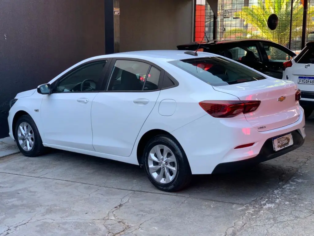CHEVROLET Onix Sedan - Foto