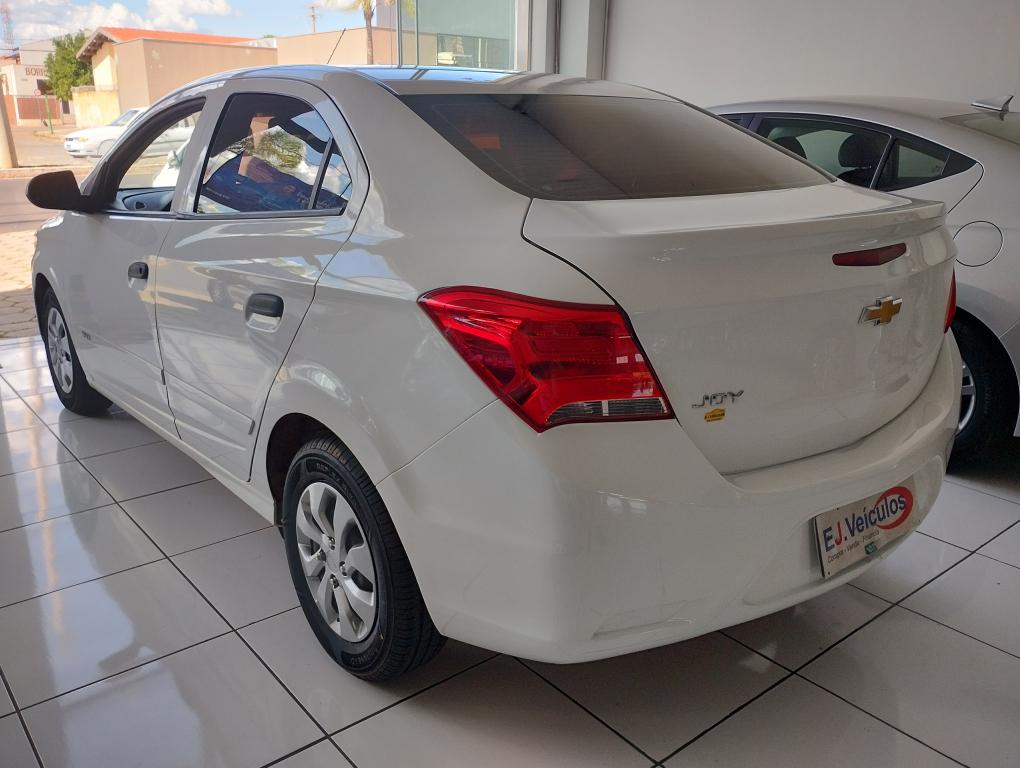 CHEVROLET Onix Sedan - Foto