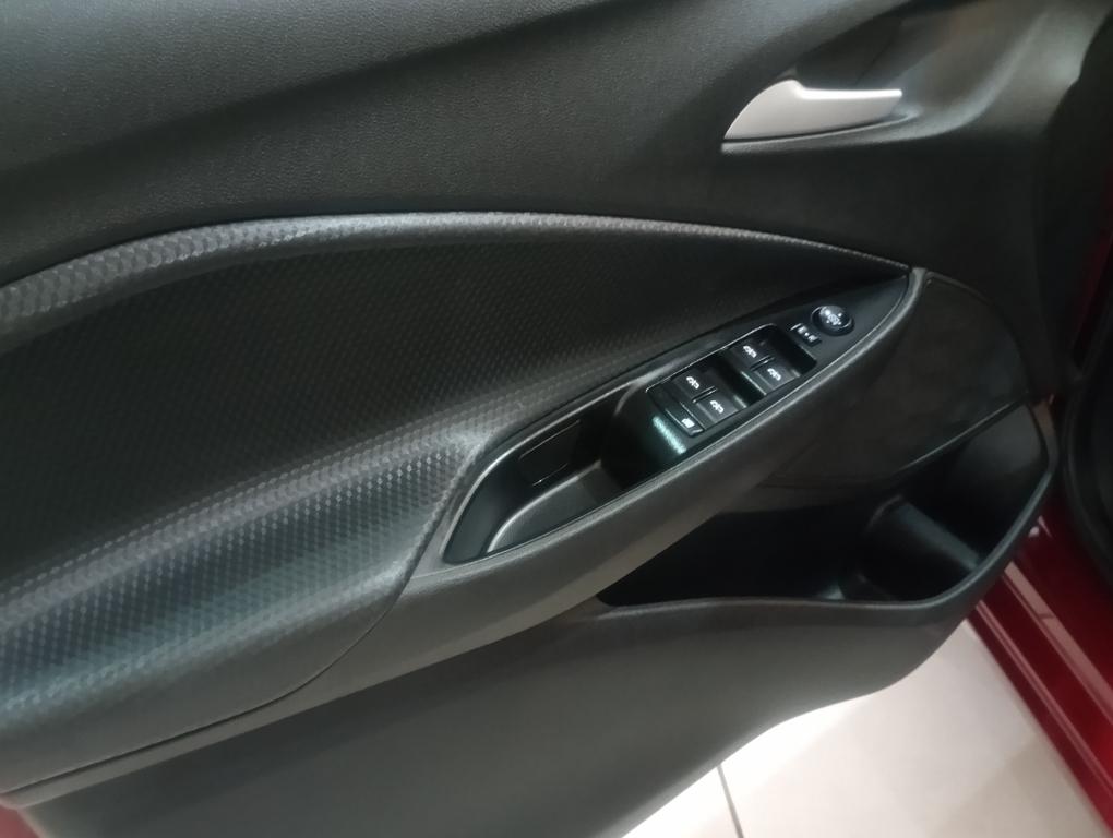 CHEVROLET Onix Sedan - Foto