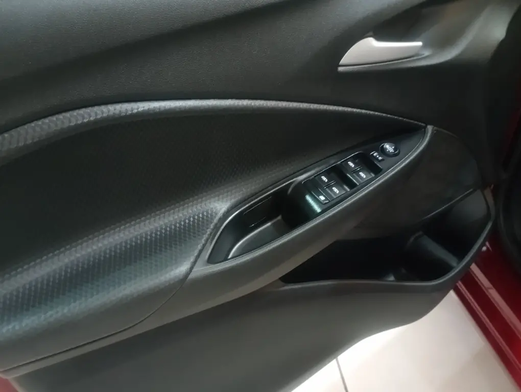 CHEVROLET Onix Sedan - Foto