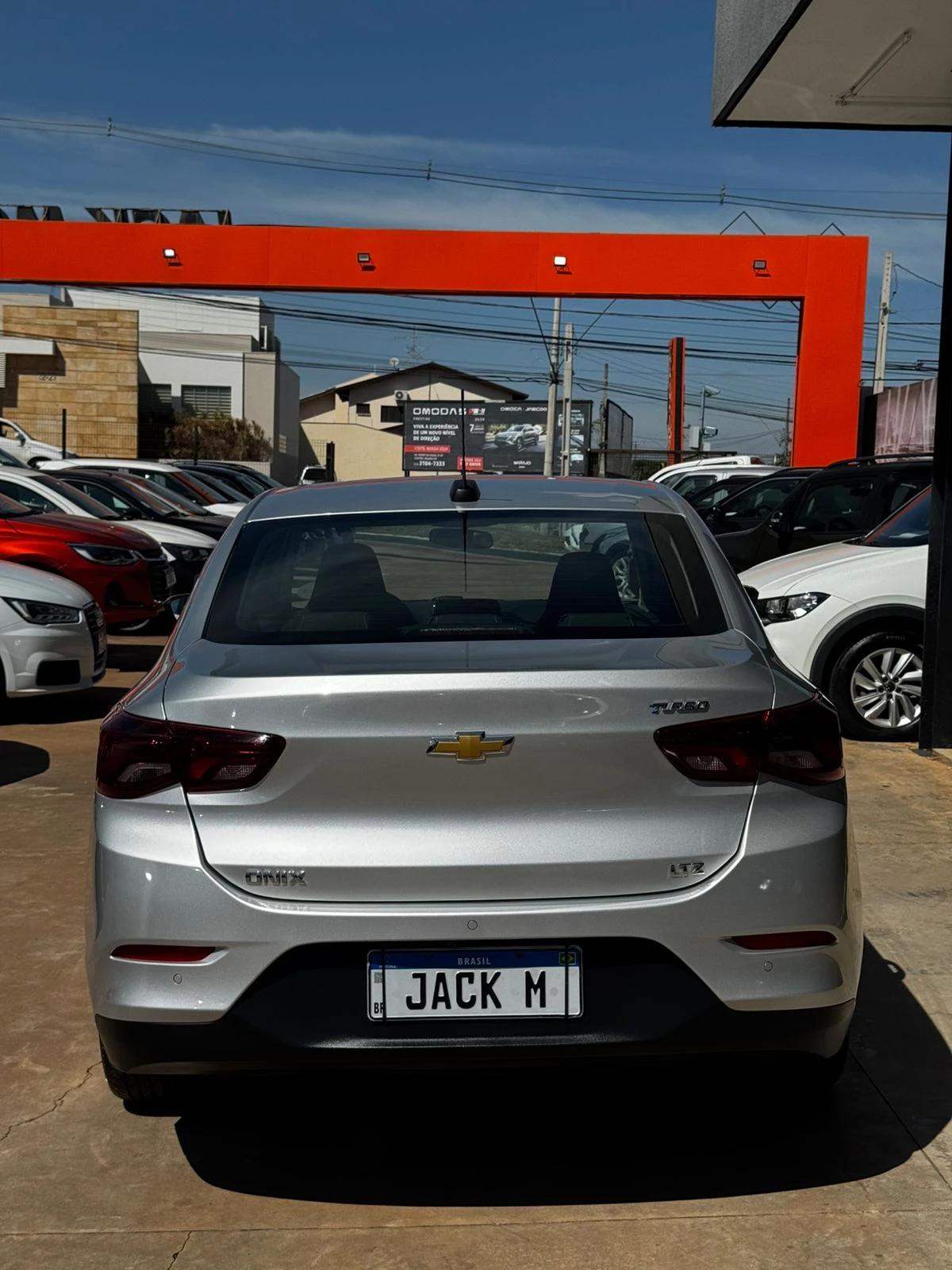CHEVROLET Onix Sedan - Foto