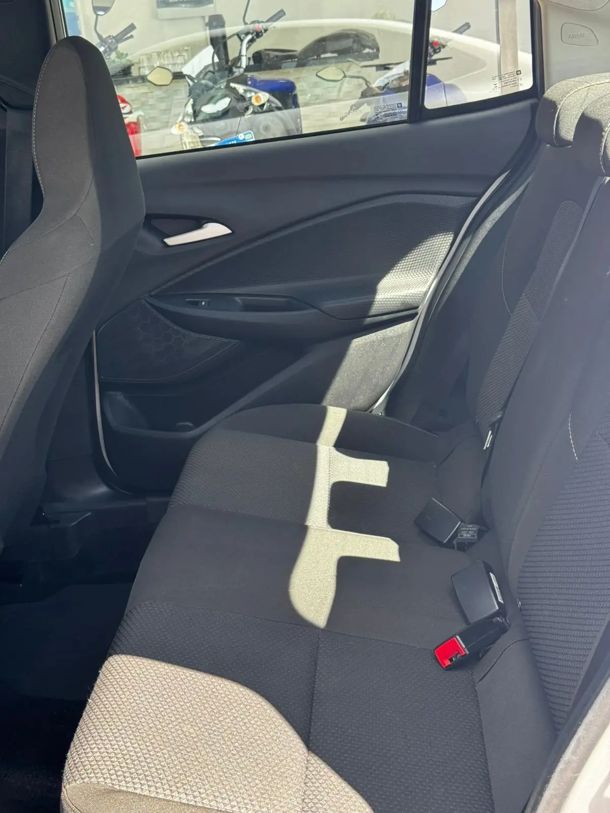 CHEVROLET Onix Sedan - Foto