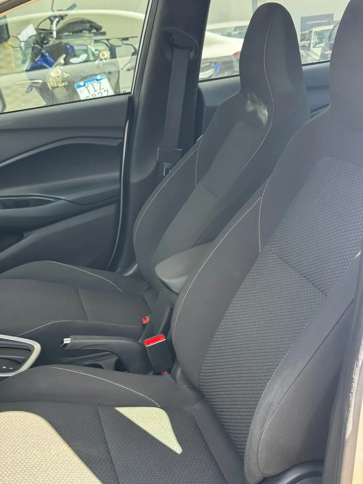 CHEVROLET Onix Sedan - Foto