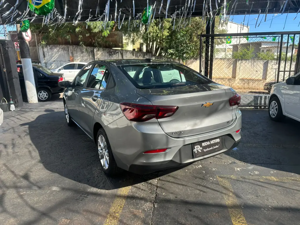 CHEVROLET Onix Sedan - Foto