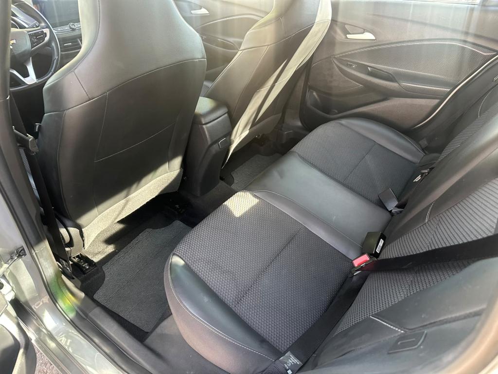 CHEVROLET Onix Sedan - Foto
