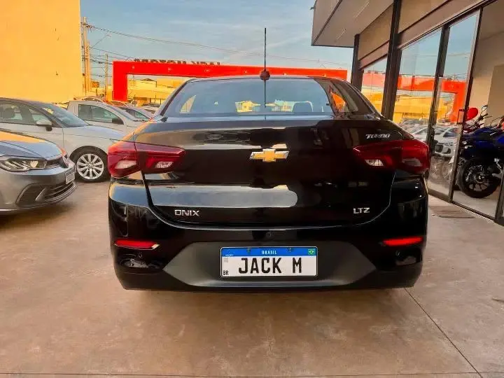 CHEVROLET Onix Sedan - Foto