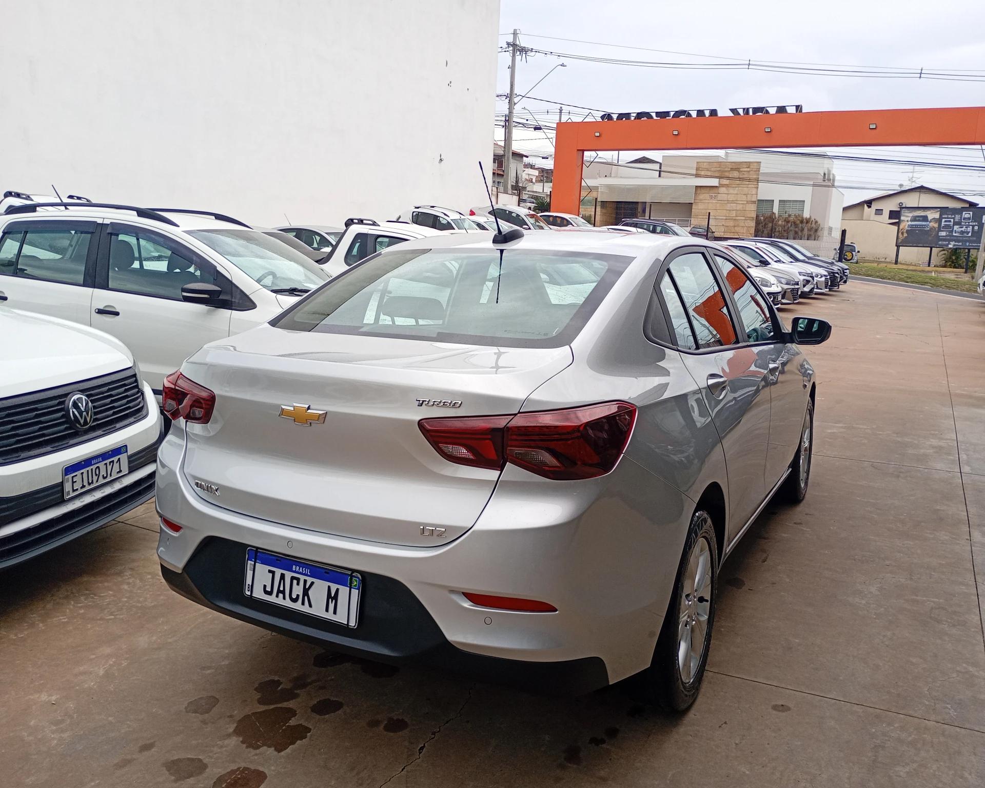 CHEVROLET Onix Sedan - Foto