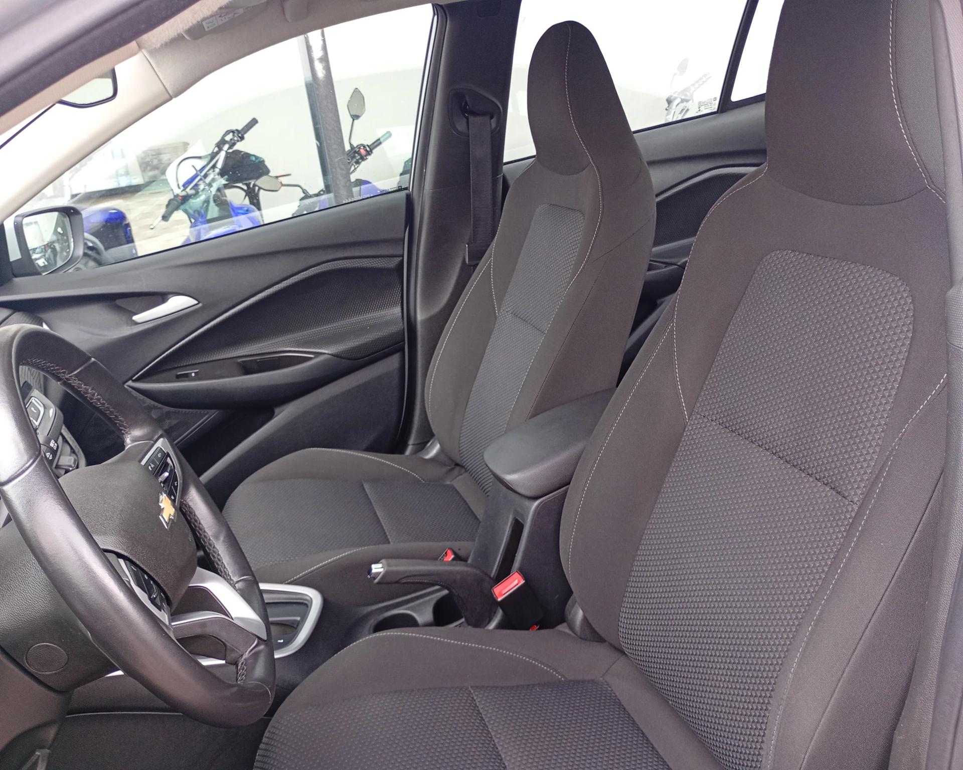 CHEVROLET Onix Sedan - Foto