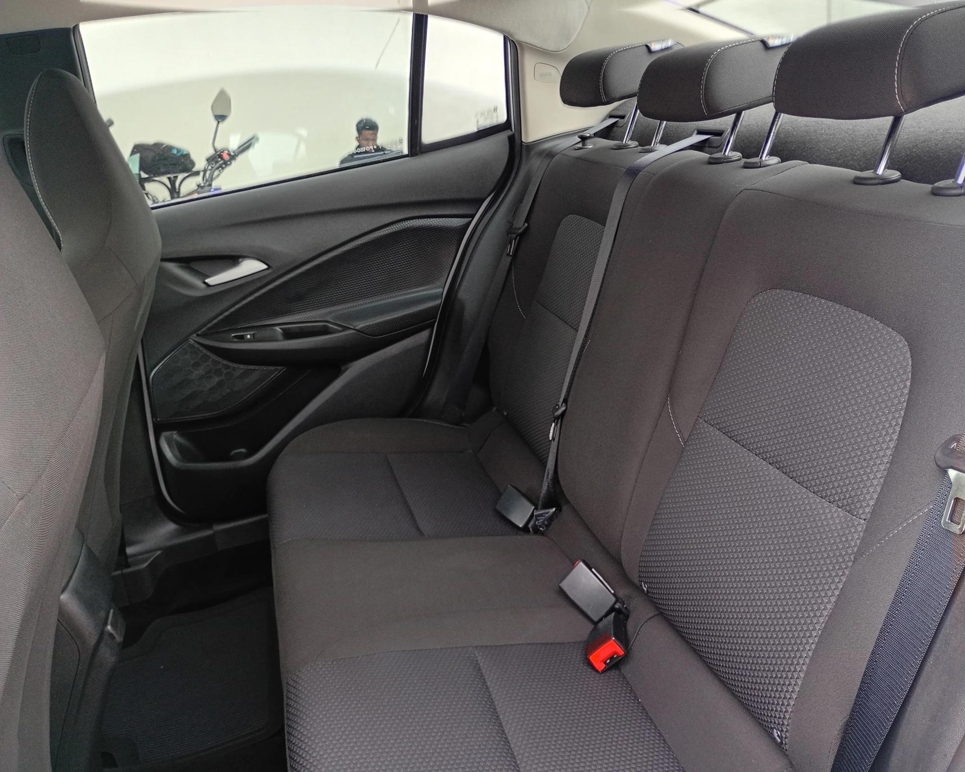 CHEVROLET Onix Sedan - Foto