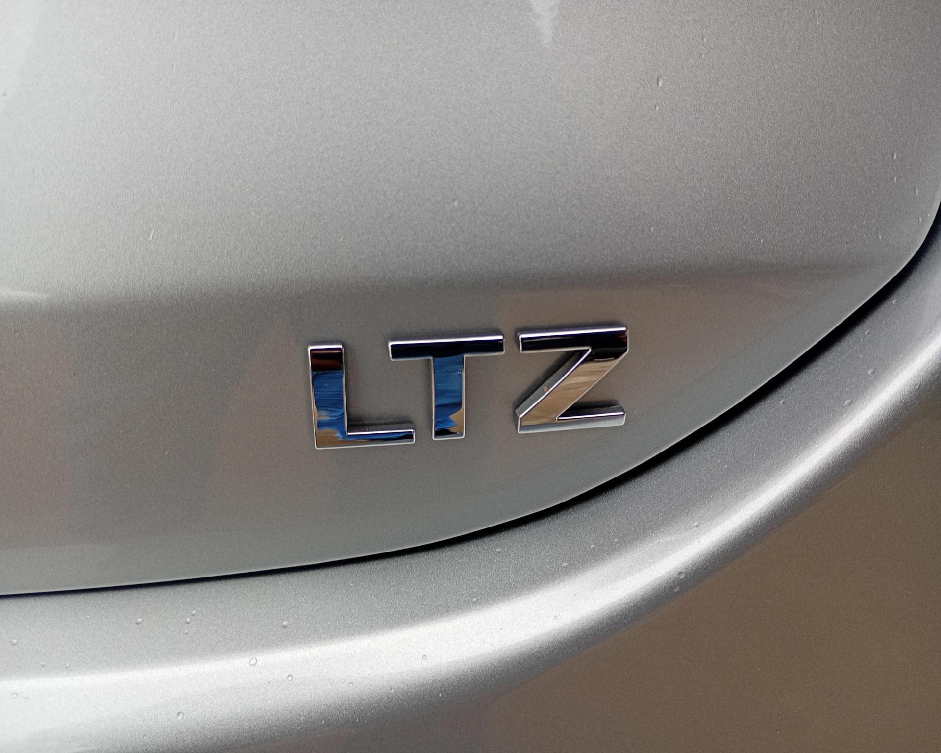 CHEVROLET Onix Sedan - Foto