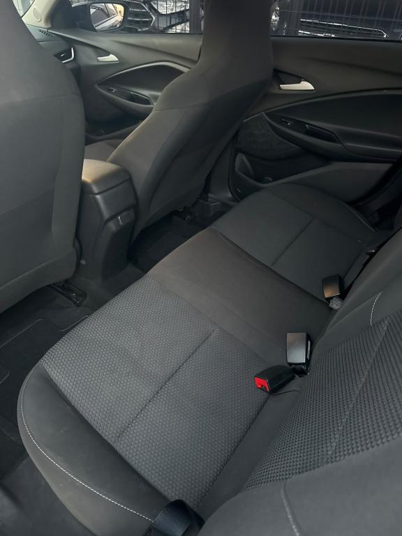 CHEVROLET Onix Sedan - Foto