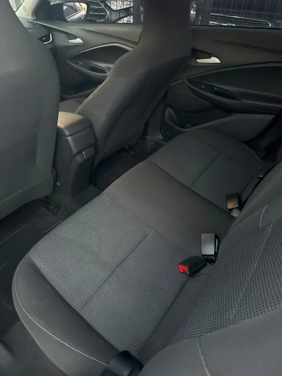 CHEVROLET Onix Sedan - Foto