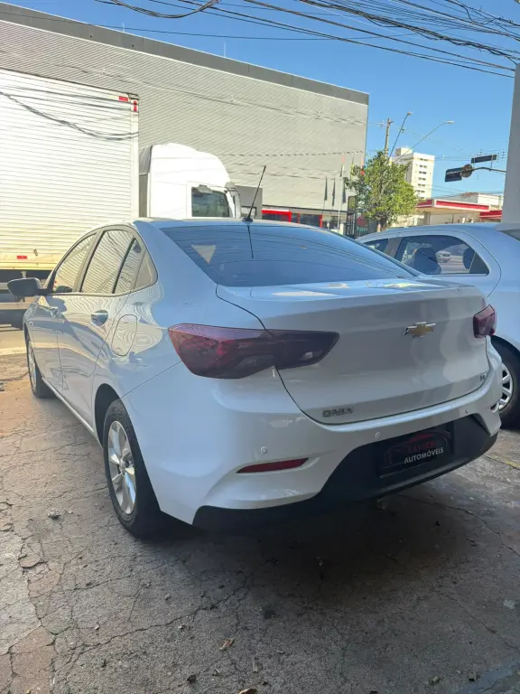CHEVROLET Onix Sedan - Foto