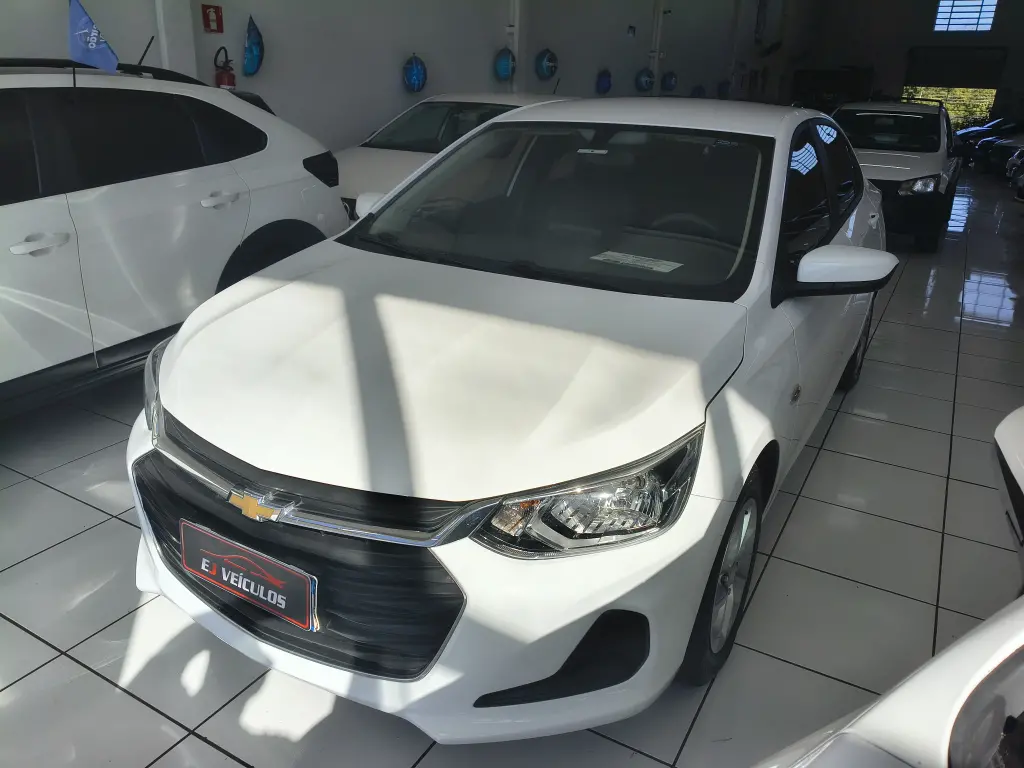 CHEVROLET Onix Sedan - Foto