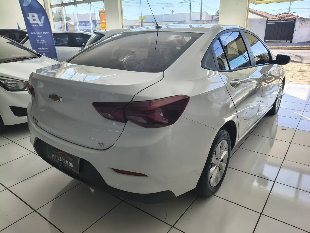 CHEVROLET Onix Sedan - Foto