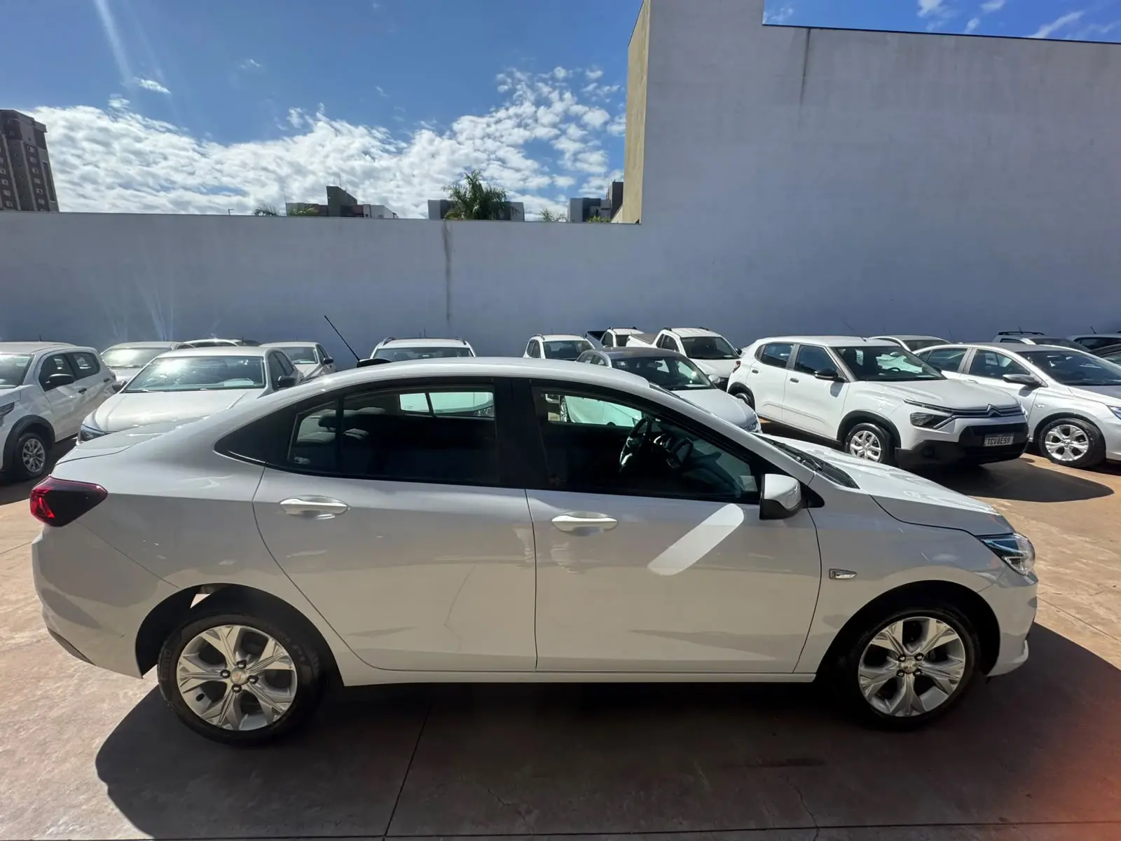 CHEVROLET Onix Sedan - Foto