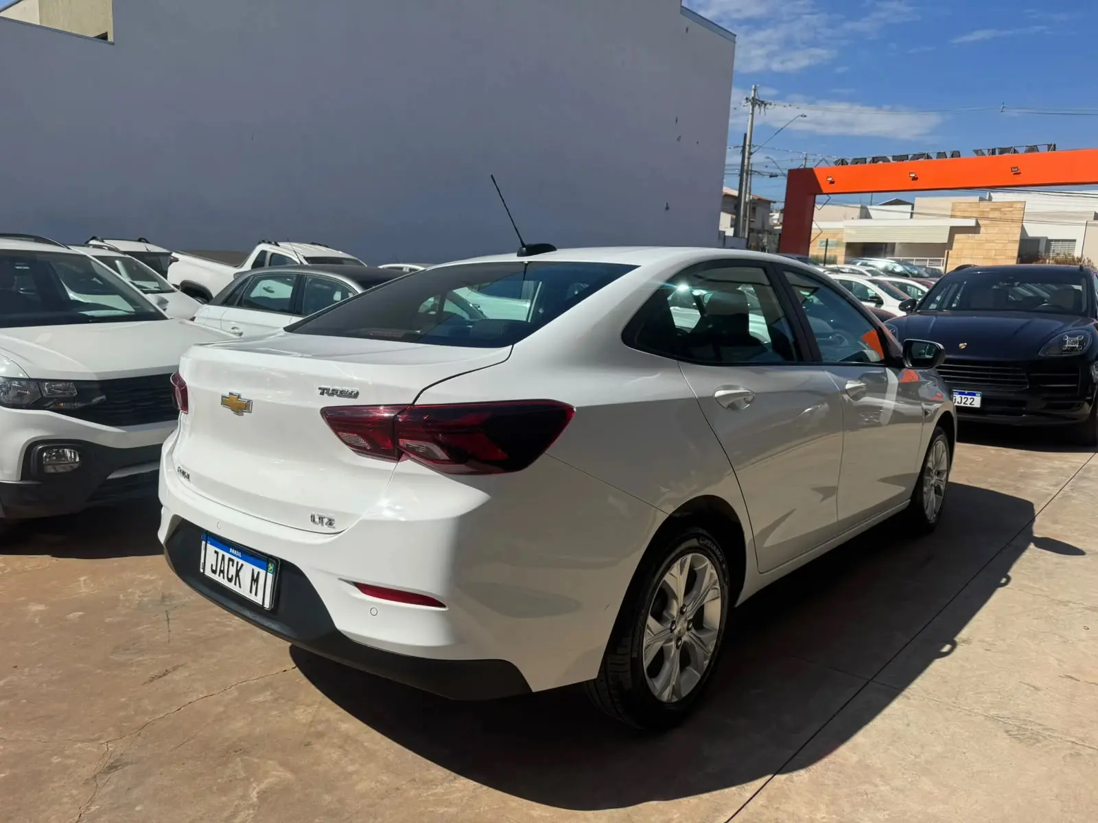 CHEVROLET Onix Sedan - Foto