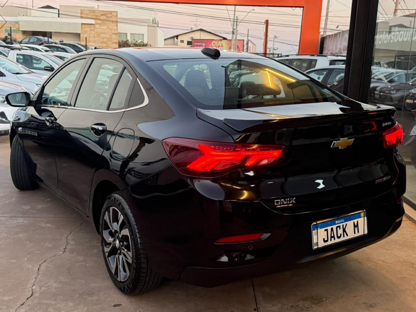 CHEVROLET Onix Sedan - Foto
