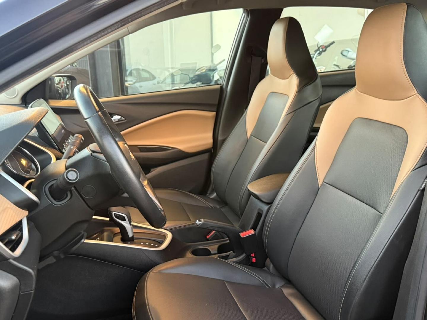 CHEVROLET Onix Sedan - Foto