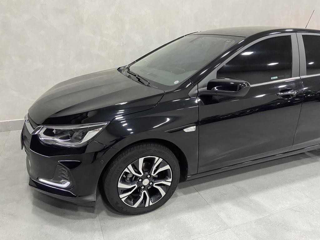 CHEVROLET Onix Sedan - Foto