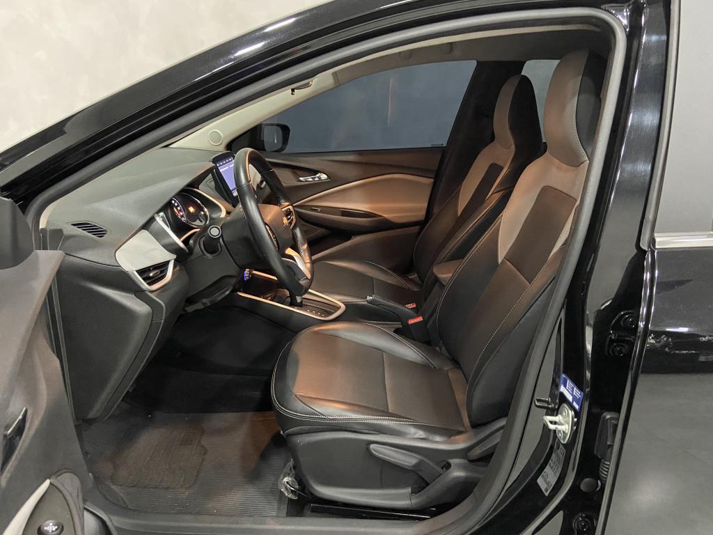 CHEVROLET Onix Sedan - Foto