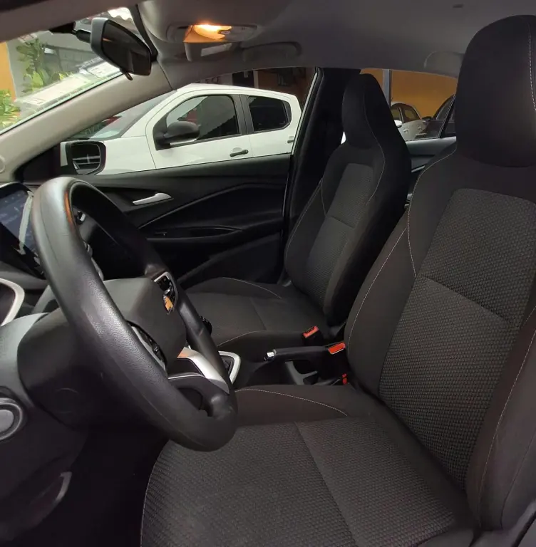 CHEVROLET Onix Sedan - Foto
