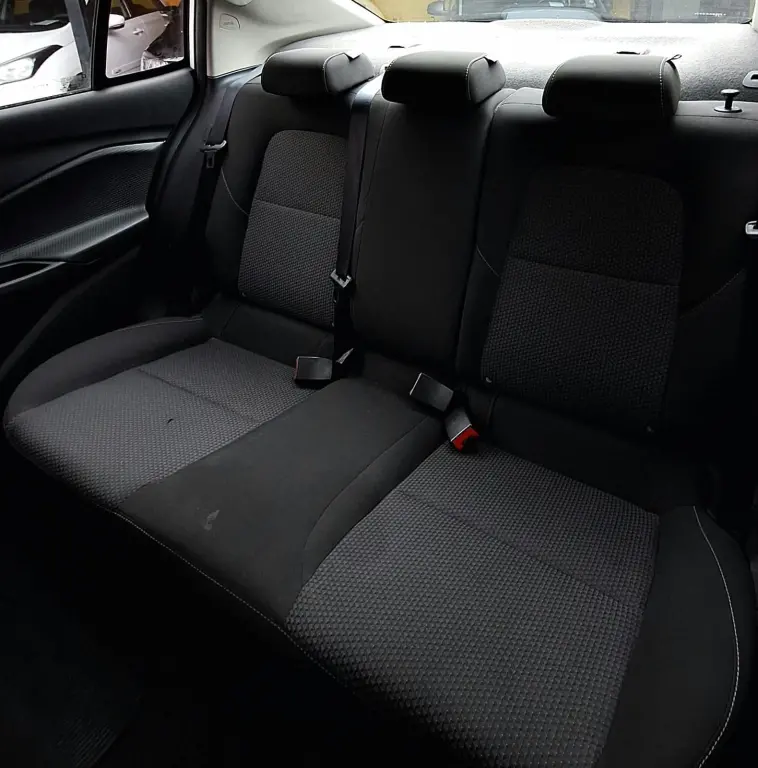 CHEVROLET Onix Sedan - Foto