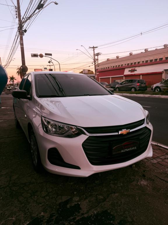 CHEVROLET Onix Sedan - Foto