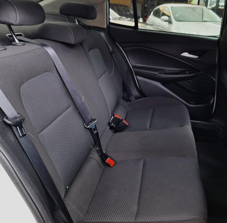 CHEVROLET Onix Sedan - Foto