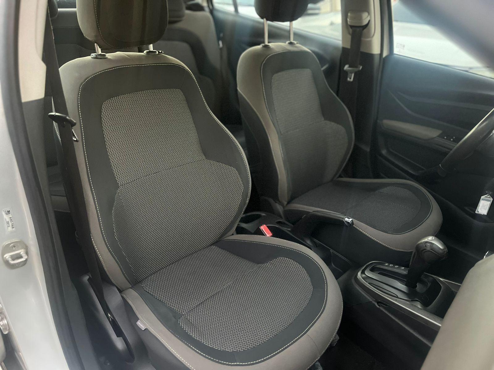 CHEVROLET Prisma - Foto
