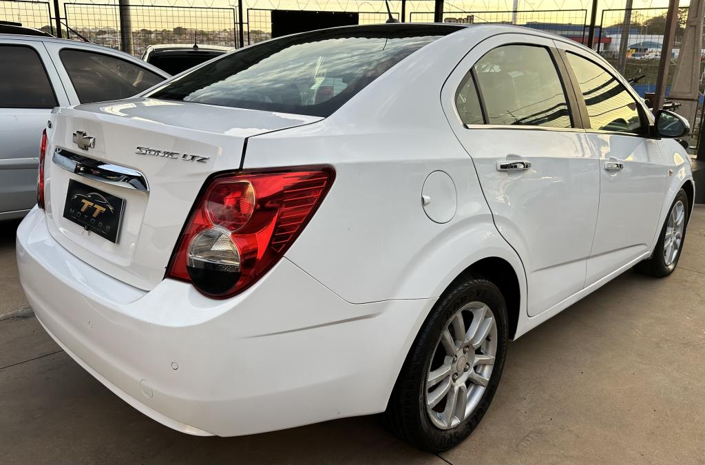 CHEVROLET Sonic Sedan - Foto