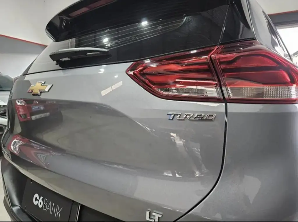 CHEVROLET Tracker - Foto