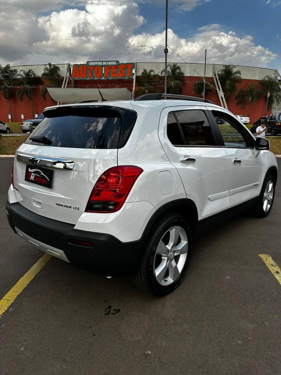 CHEVROLET Tracker - Foto