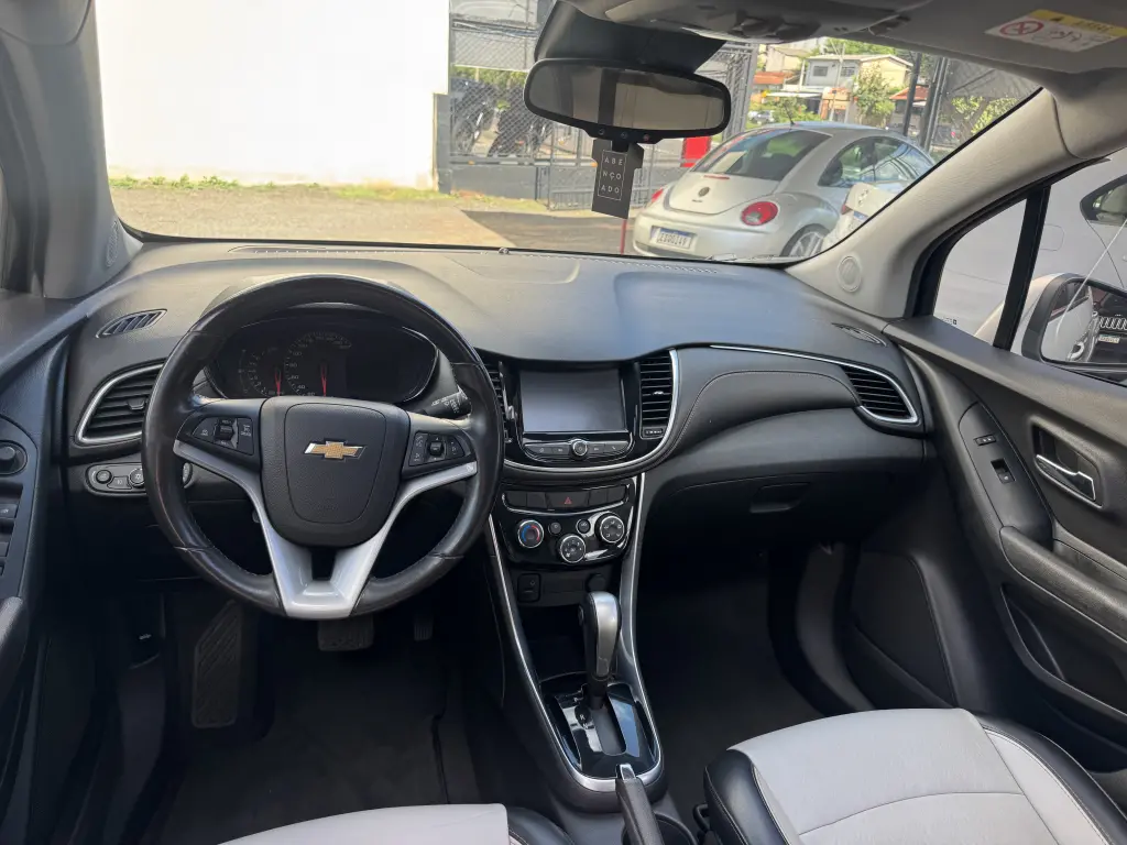 CHEVROLET Tracker - Foto