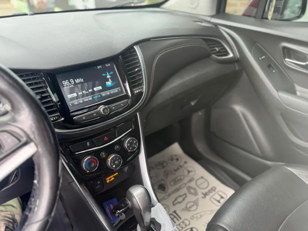 CHEVROLET Tracker - Foto