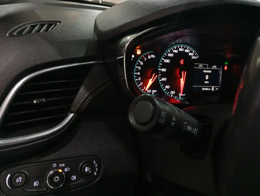 CHEVROLET Tracker - Foto