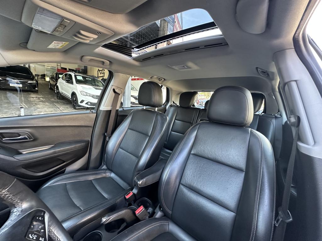CHEVROLET Tracker - Foto