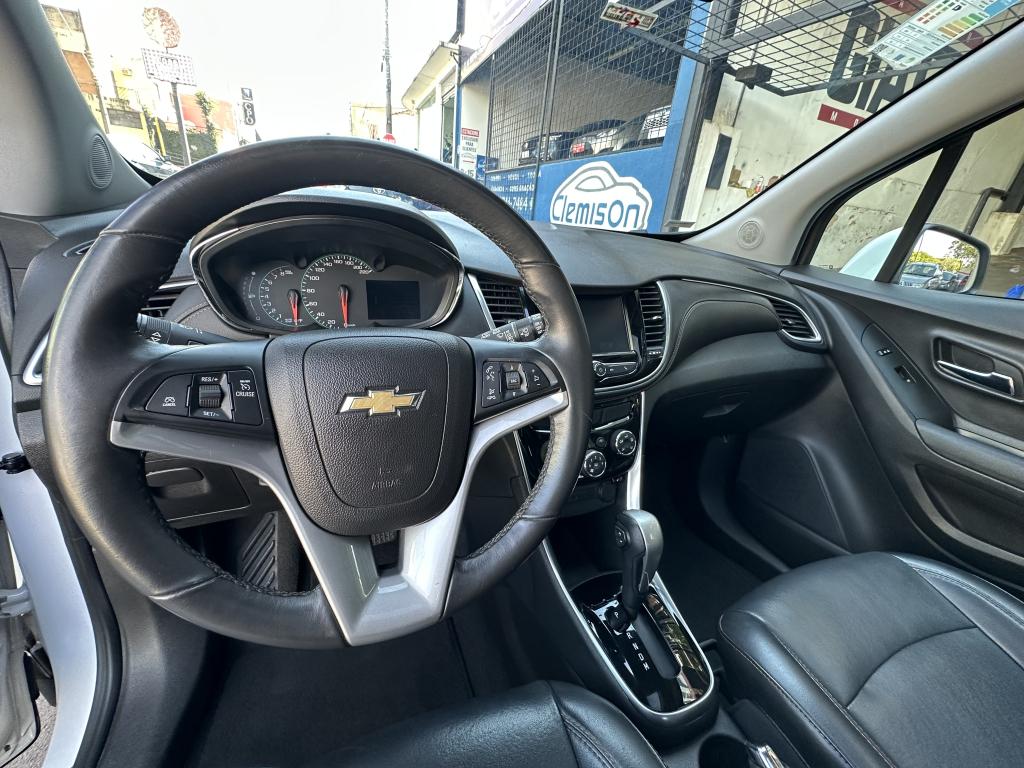 CHEVROLET Tracker - Foto