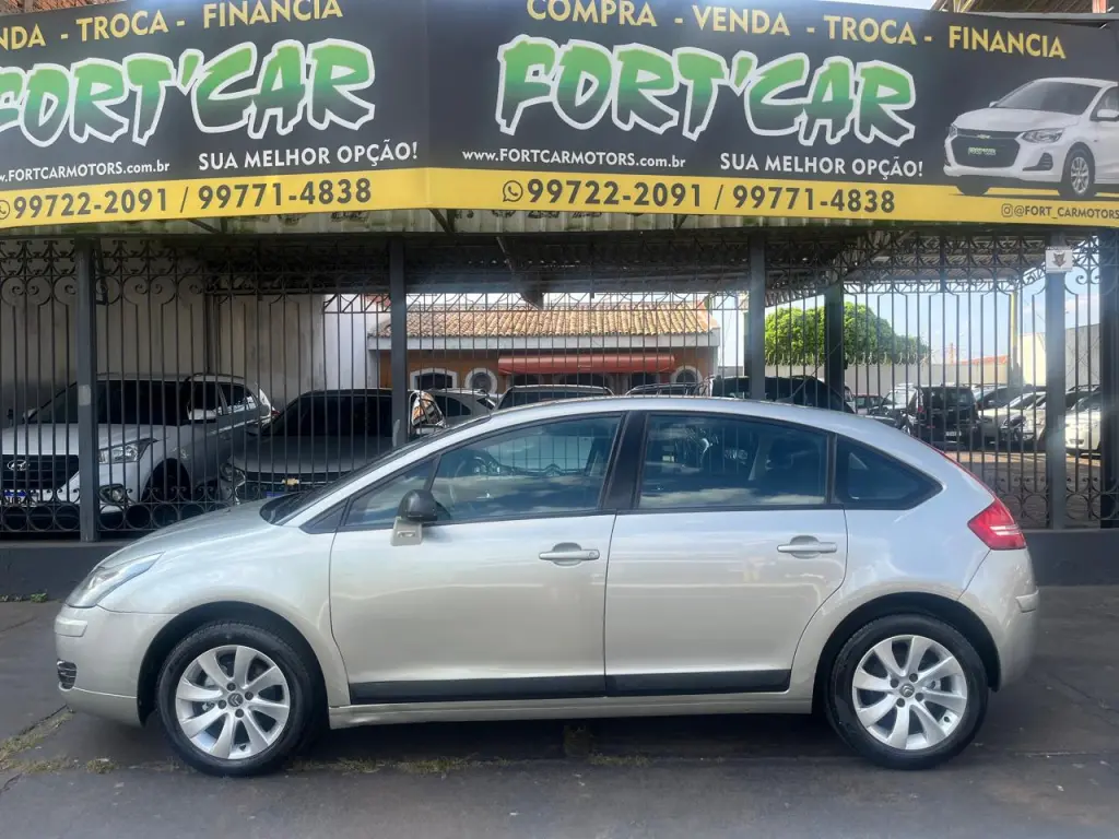 CITROEN C4 Hatch - Foto